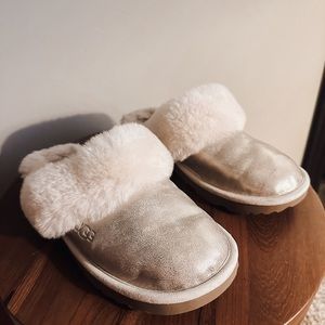 UGG FUR SLIPPERS GIRLS SIZE 5